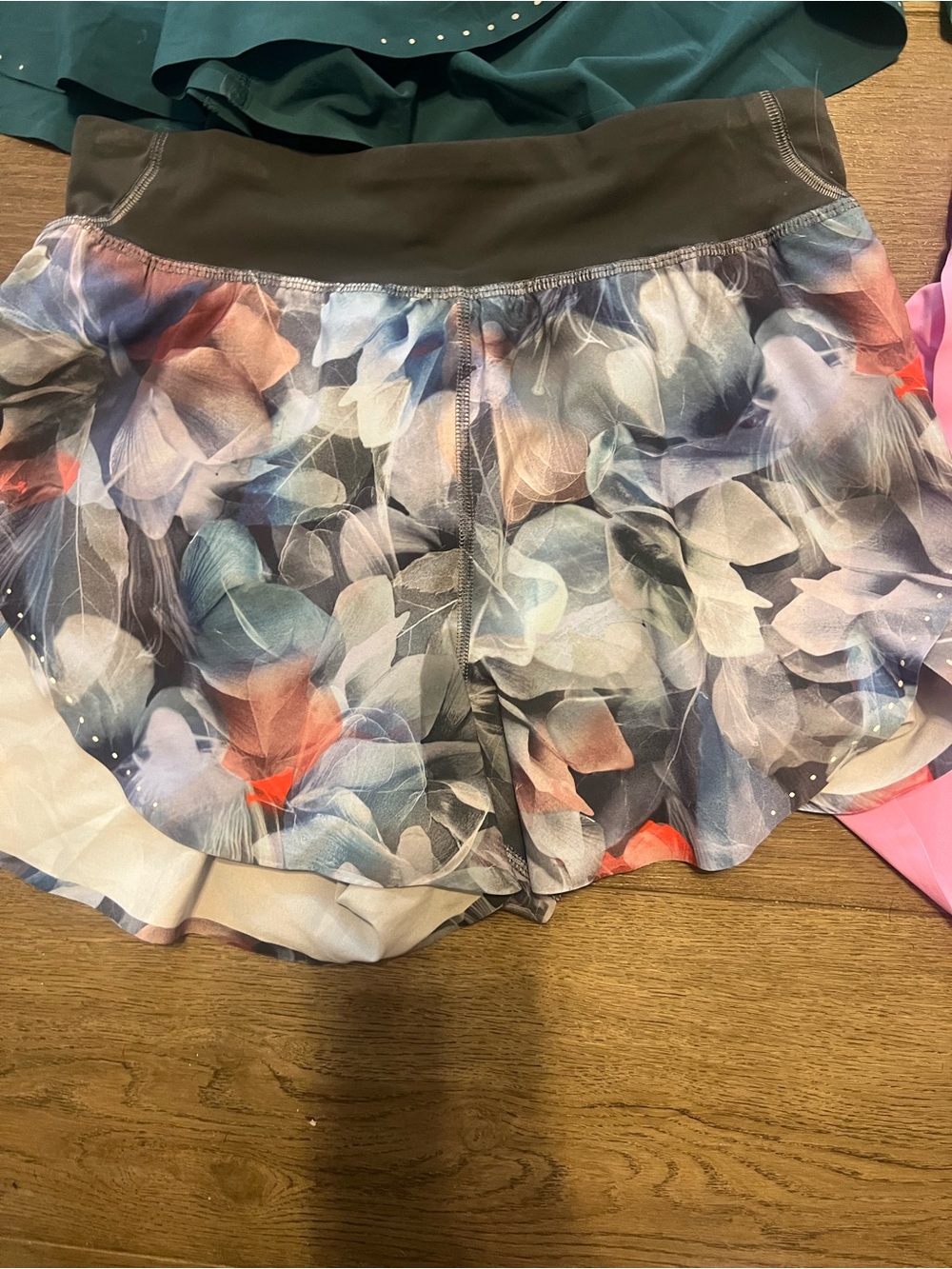 Lululemon fast and free shorts size 4 Floral